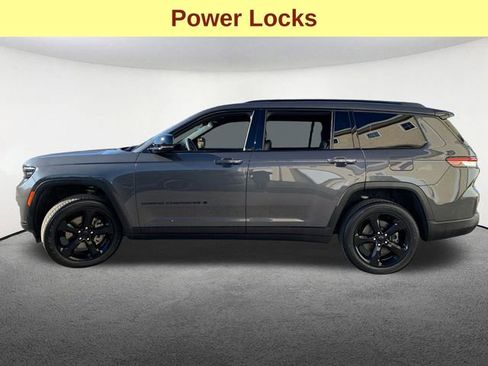 Used 2025 Jeep Grand Cherokee L Altitude image 6