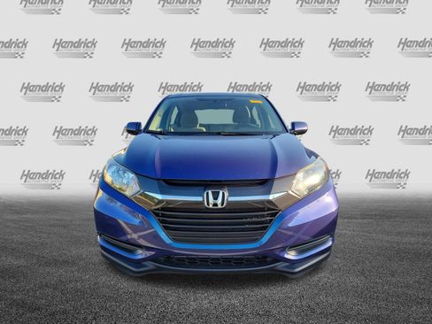 Used 2017 Honda HR-V LX image 3