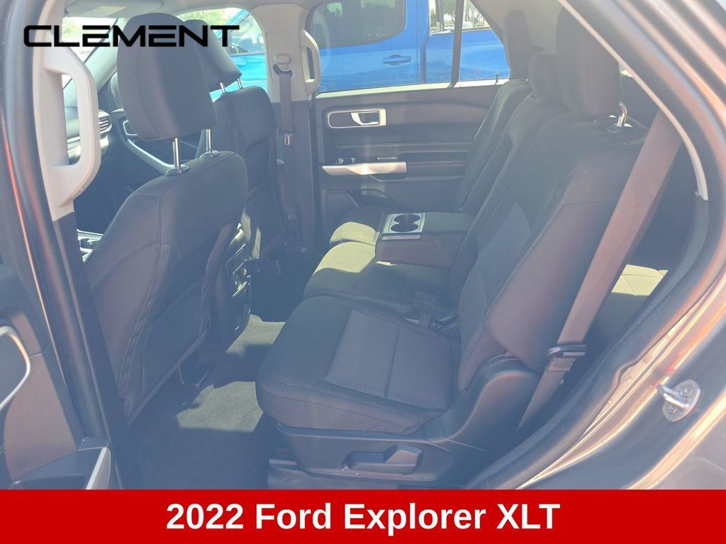 Used 2022 Ford Explorer XLT RWD image 5