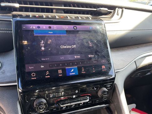 Used 2025 Jeep Grand Cherokee L Limited w/ Black Appearance Package image 5