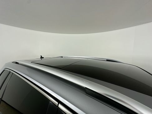 Used 2022 Volkswagen Tiguan SE image 11