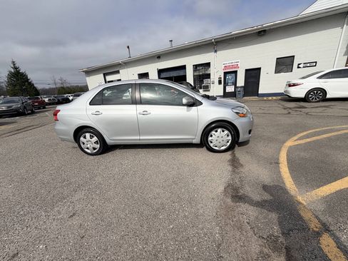 Used 2009 Toyota Yaris Sedan FWD image 5