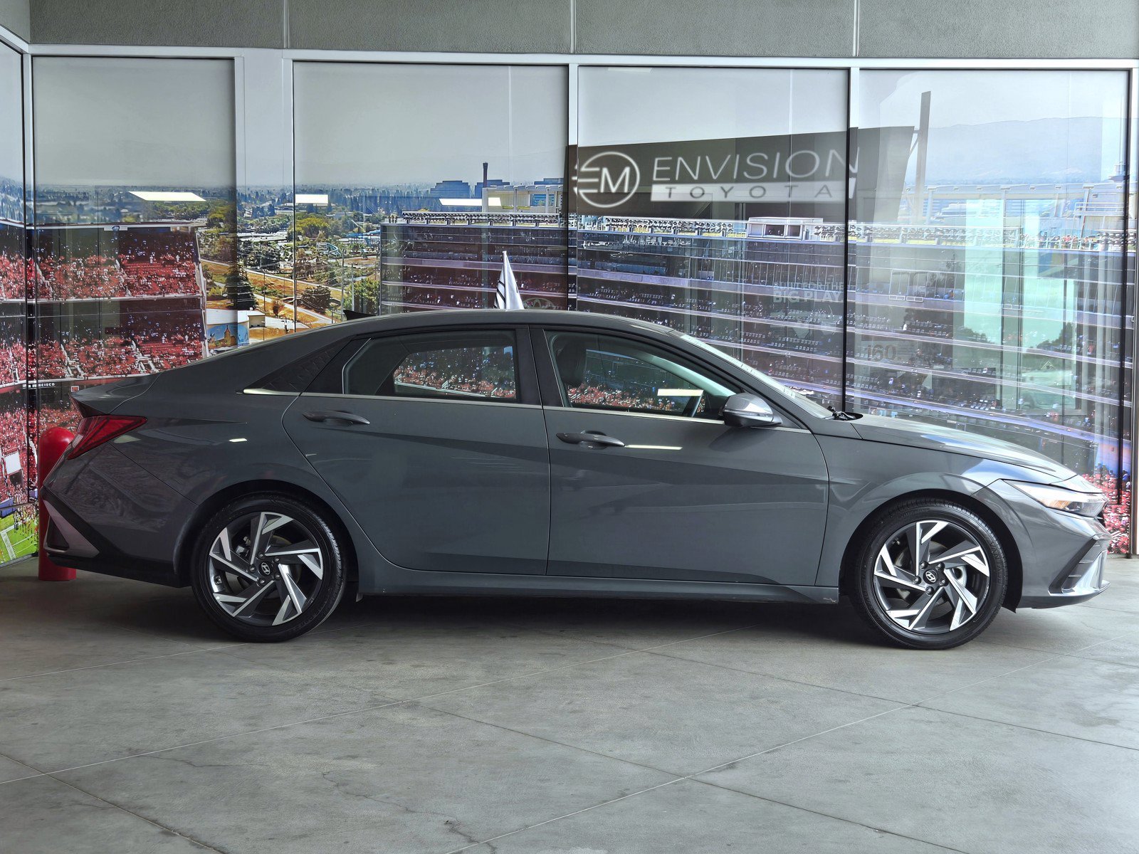 Used 2024 Hyundai Elantra Limited FWD image 4