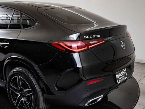 Used 2025 Mercedes-Benz GLC 300 4MATIC image 19