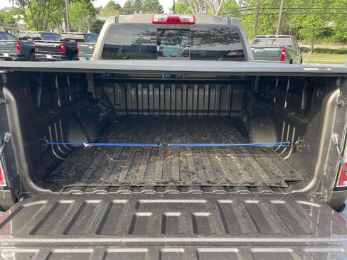 Used 2017 GMC Canyon SLE w/ SLE Convenience Package image 14