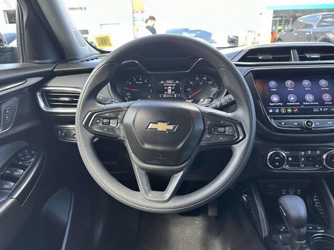Used 2023 Chevrolet TrailBlazer LT w/ Convenience Package AWD/4WD image 11