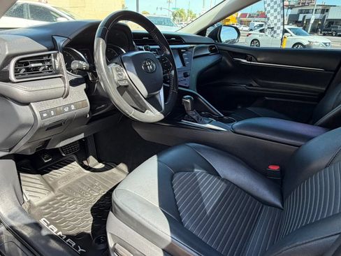 Used 2020 Toyota Camry SE FWD image 13