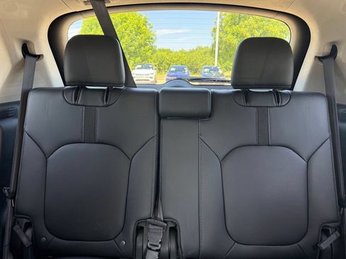 Used 2024 Honda Pilot Touring image 21