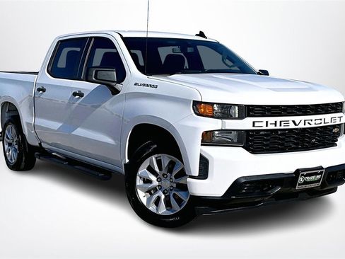 Used 2020 Chevrolet Silverado 1500 Custom w/ Custom Value Package image 3