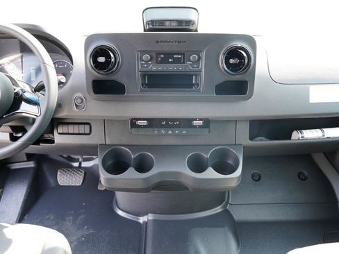Used 2025 Mercedes-Benz Sprinter 2500 image 17