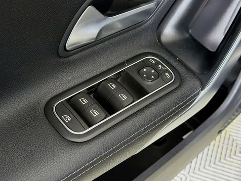 Used 2021 Mercedes-Benz CLA 250 image 19