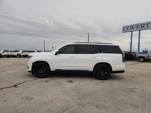 Used 2024 Cadillac Escalade Sport w/ LPO, ONYX Package AWD/4WD image 4