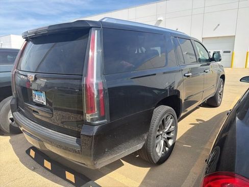Used 2020 Cadillac Escalade ESV Luxury w/ Escalade Sport Edition AWD/4WD image 5