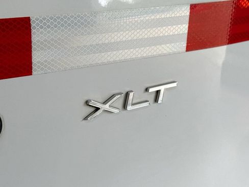 Used 2018 Ford Transit 150 XLT image 41