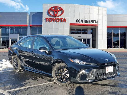 Certified 2025 Toyota Camry SE image 2