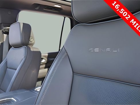 Used 2024 GMC Yukon Denali image 31