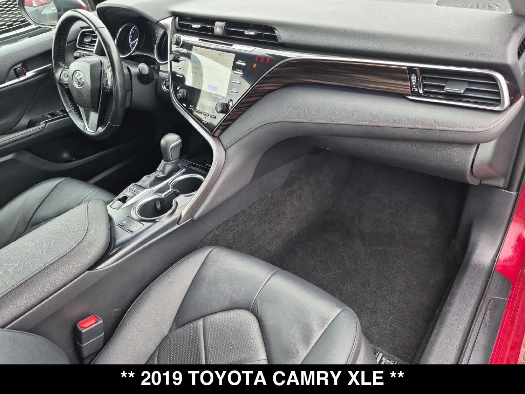 Used 2019 Toyota Camry XLE w/ Navigation Package FWD image 33