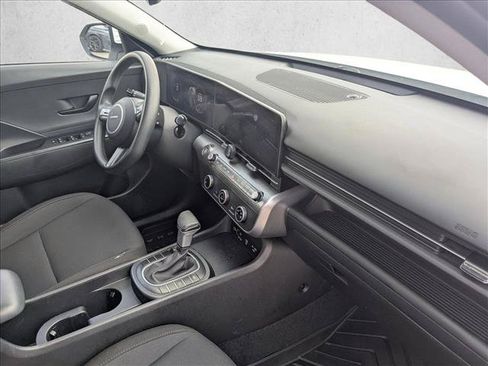 Used 2025 Hyundai Kona SE FWD image 19