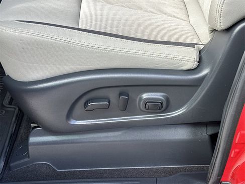 Used 2023 Nissan Titan SV w/ SV Utility Package image 17