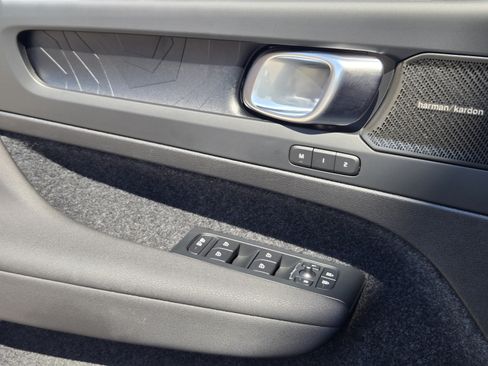 Certified 2023 Volvo C40 P8 Recharge Ultimate AWD/4WD image 19