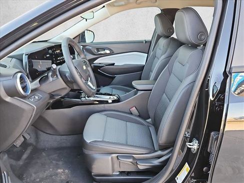 New 2026 Chevrolet Trax LT w/ Driver Confidence Package FWD image 4