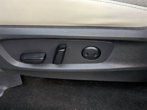 Used 2023 Nissan Pathfinder SL w/ SL Premium Package image 21