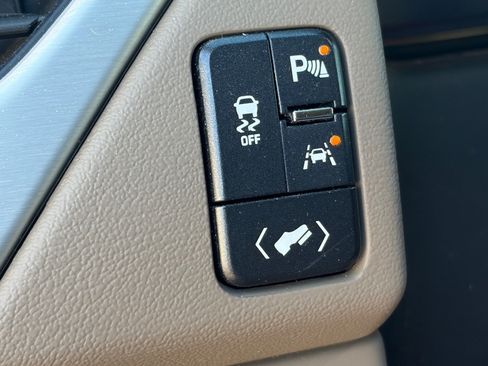 Used 2020 GMC Yukon SLT w/ Open Road Package RWD image 21