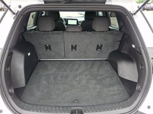 Used 2025 Chevrolet Equinox LT FWD image 23