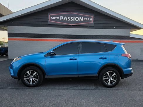 Used 2018 Toyota RAV4 XLE w/ All Weather Liner Package FWD image 2