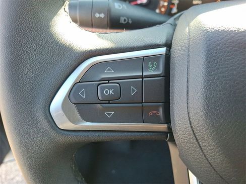 Certified 2024 Jeep Compass Limited image 17