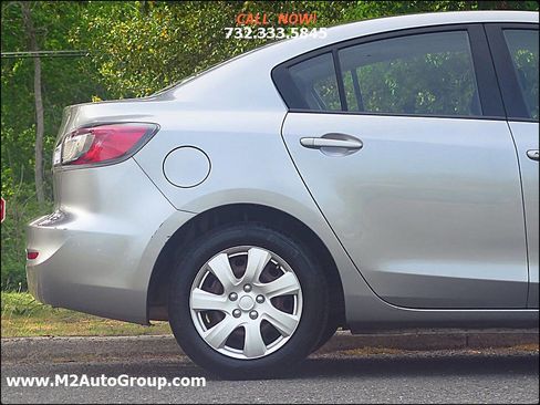 Used 2013 MAZDA MAZDA3 i SV image 27