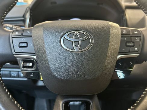 Used 2025 Toyota Camry SE FWD image 22