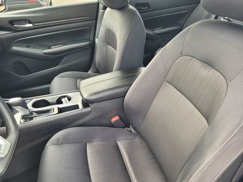 Used 2024 Nissan Altima 2.5 SV FWD image 13