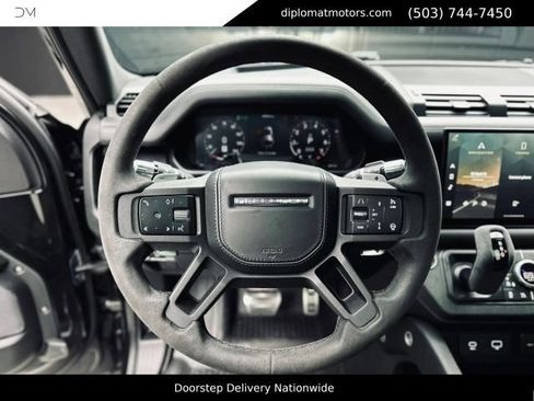 Used 2022 Land Rover Defender 110 V8 AWD/4WD image 29
