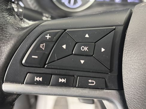 Certified 2022 Nissan Sentra SV FWD image 27
