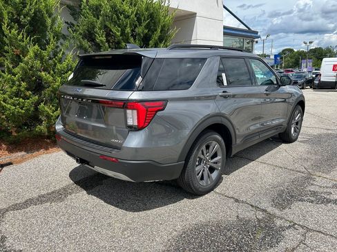 New 2026 Ford Explorer Active w/ Active Comfort Package AWD/4WD image 7