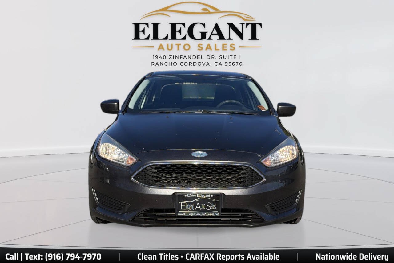 Used 2018 Ford Focus SE FWD image 2