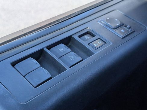 Used 2008 Nissan Titan SE image 17