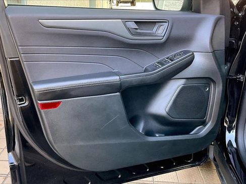 Used 2025 Ford Escape Active image 2