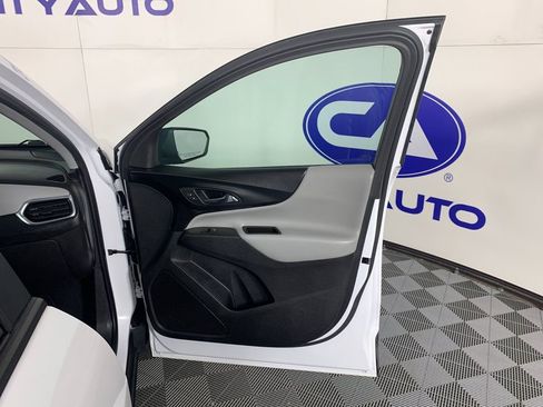 Used 2023 Chevrolet Equinox LS w/ LS Convenience Package image 39