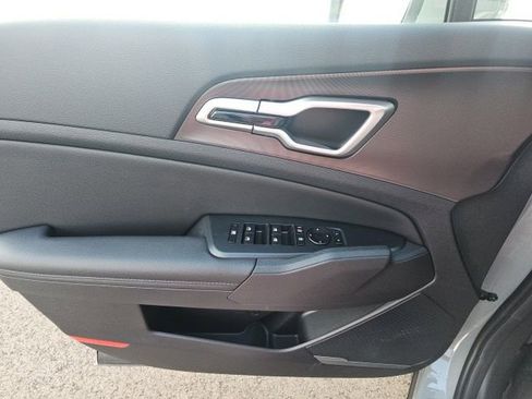 New 2026 Kia Sportage EX FWD image 19
