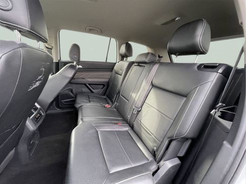 Used 2022 Volkswagen Atlas SE image 16