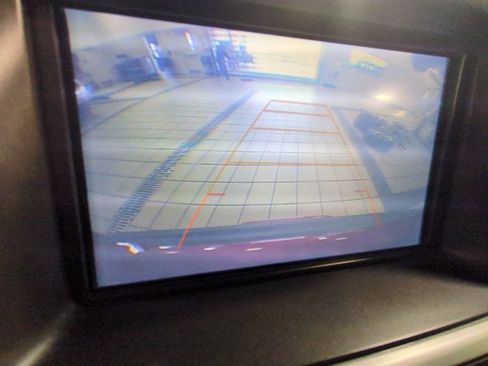 Used 2019 GMC Yukon SLT w/ Open Road Package image 6