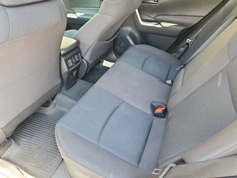 Used 2022 Toyota RAV4 LE AWD/4WD image 11