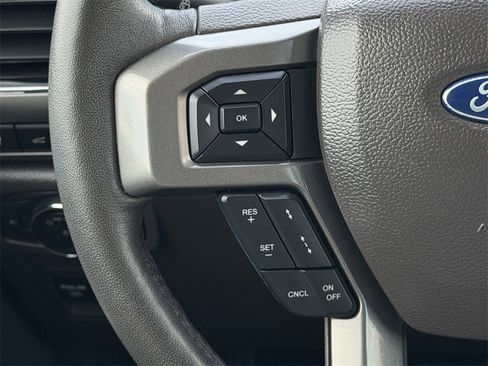 Used 2021 Ford Expedition XLT image 13