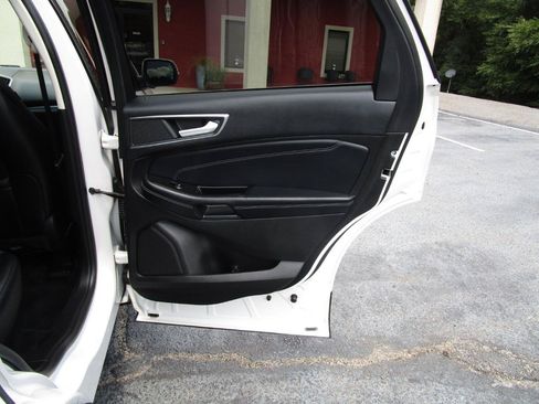 Used 2017 Ford Edge Titanium w/ Equipment Group 301A FWD image 28