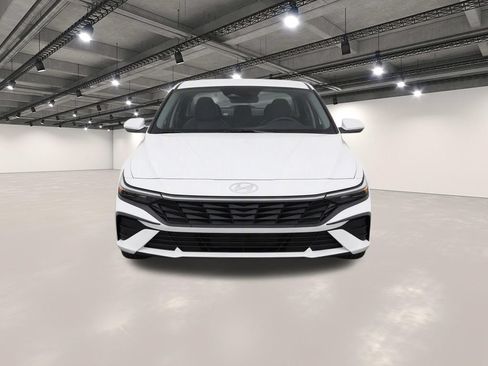 Used 2024 Hyundai Elantra SEL FWD image 5