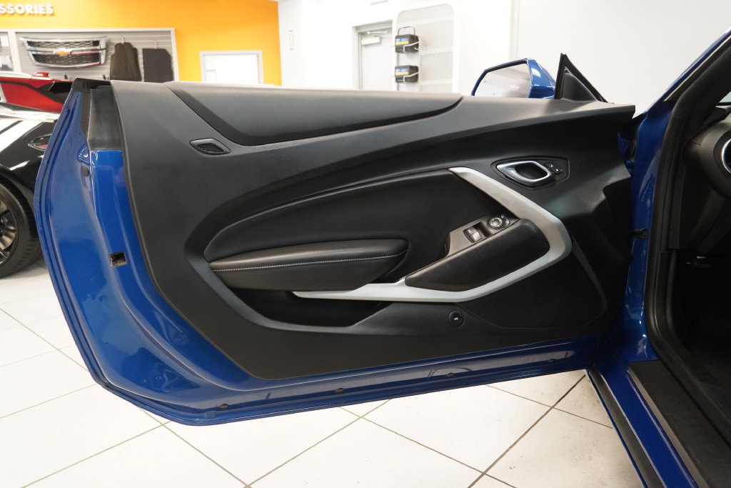 Used 2021 Chevrolet Camaro LT RWD image 6