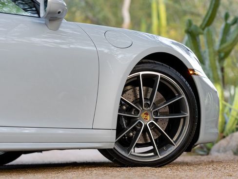 Used 2024 Porsche 911 Carrera 4S w/ Sport Package image 17