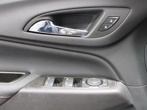 Used 2024 Chevrolet Equinox RS w/ RS Leather Package image 34